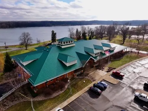 Manufacturer-certified roof installation in Lochaven of Noblesville